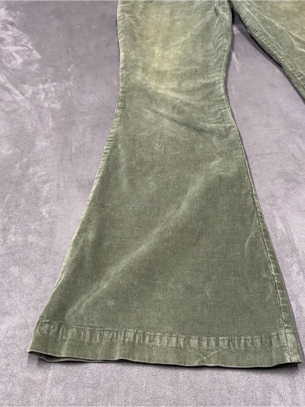 Hollister Olive Green Corduroy Flared Jeans low rise pants jeans women’s 13R W31